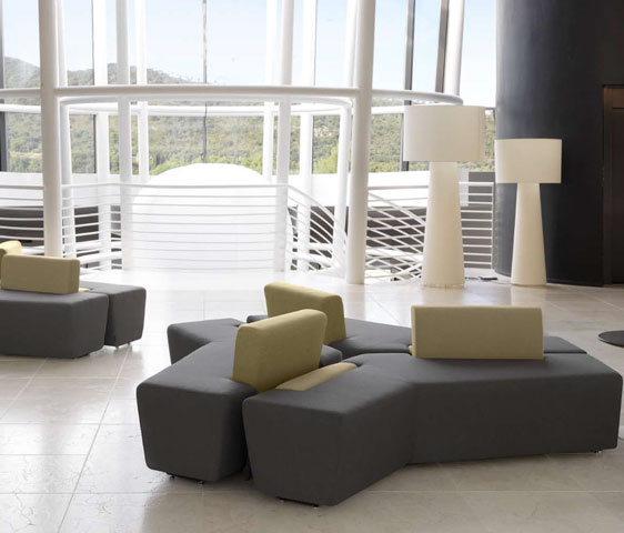 Composizione di divani adatta ad ampie zone relax del Centro Estetico