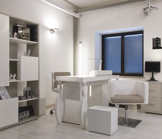 Arredamento per Corner Nail Center. Style, per proporti con eleganza