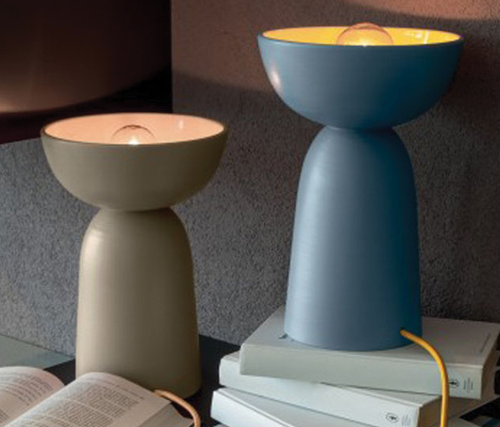 Lampada da tavolo in ceramica lavorata a mano