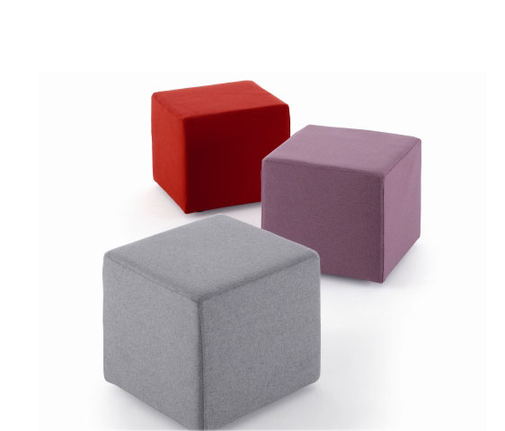 Pouf quadrato con rivestimento ecopelle, tessuto o pelle